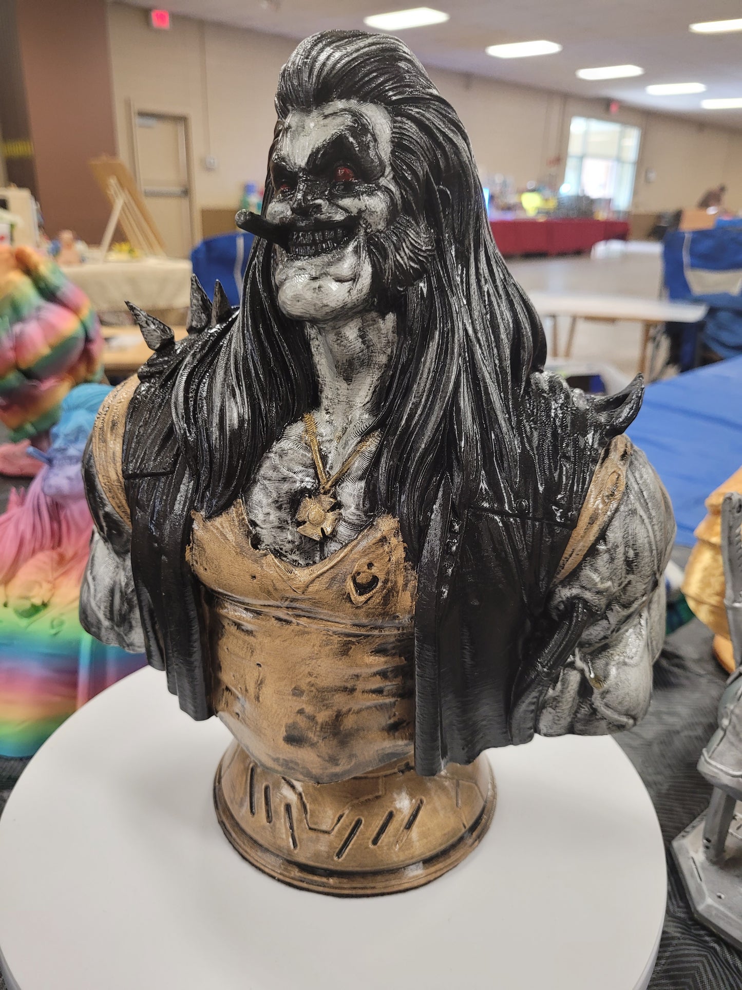 Lobo Bust